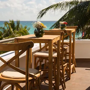 aspira-hotel-and-beach-club-by-tukan.allrivieramayahotels.com/